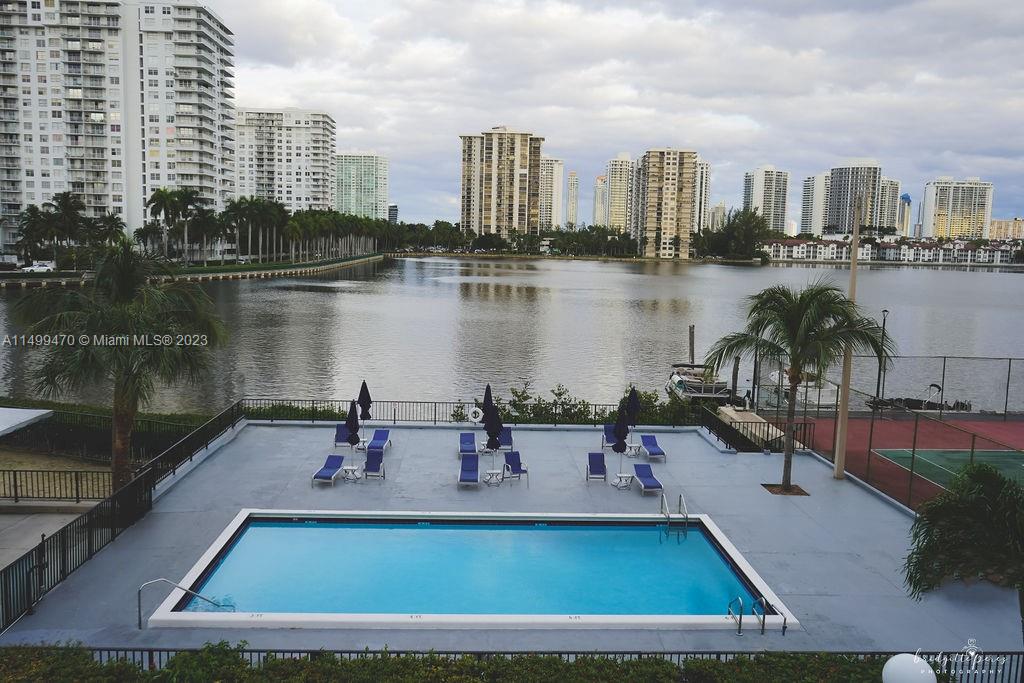 COMMODORE PLAZA CONDO - Residential