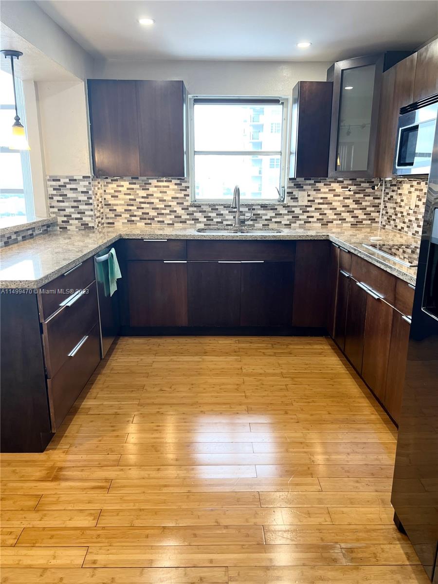 COMMODORE PLAZA CONDO - Residential