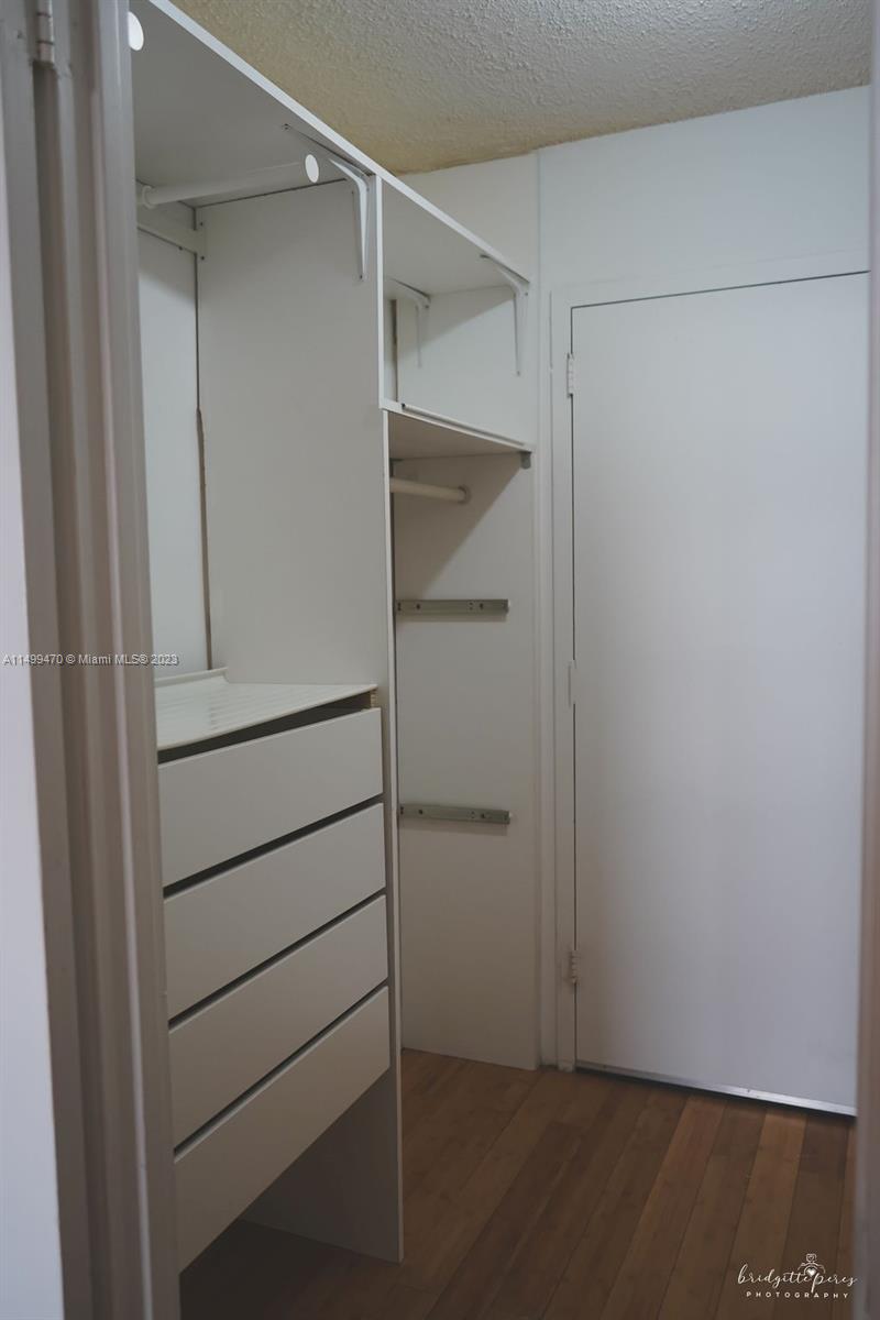 COMMODORE PLAZA CONDO - Residential
