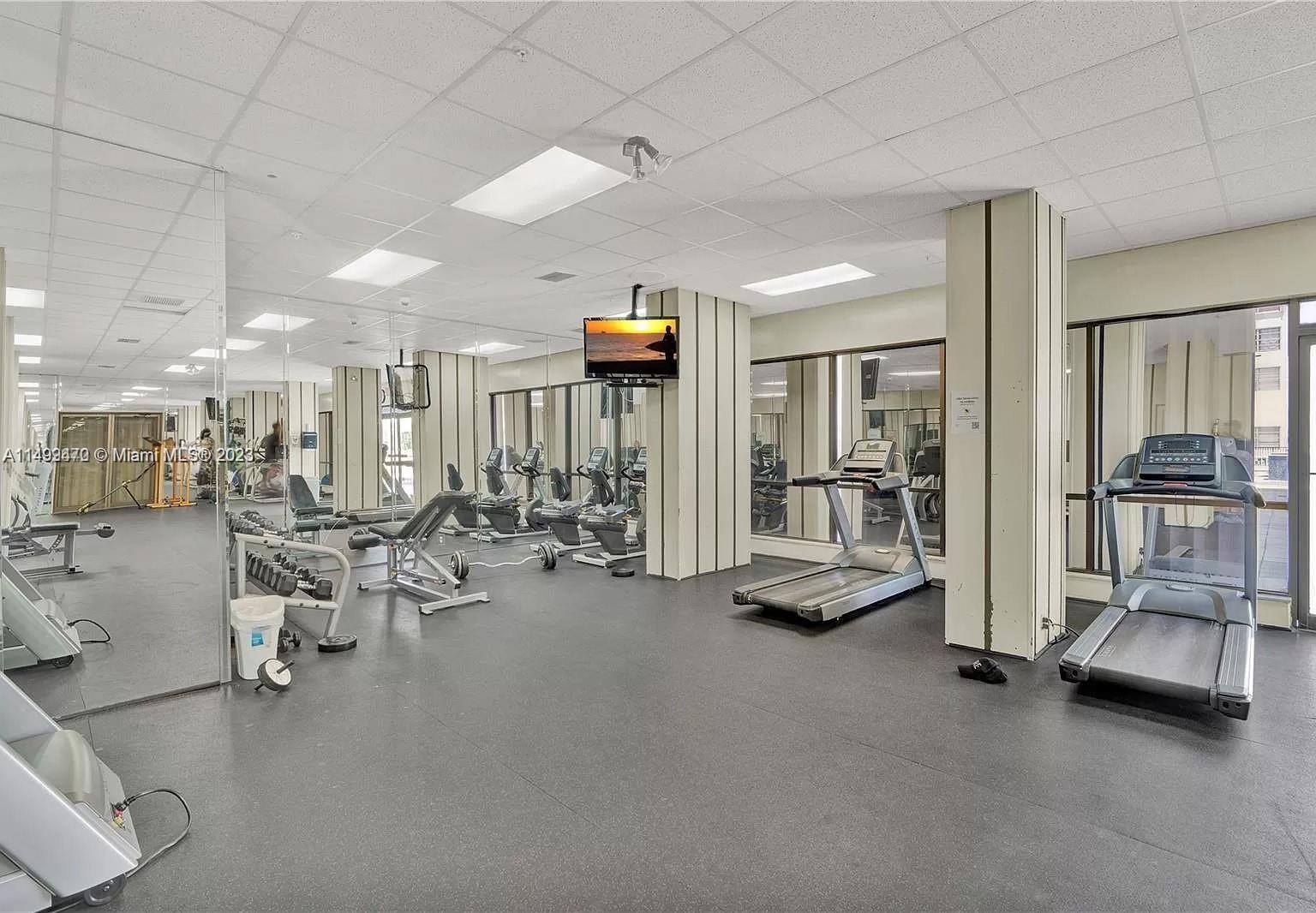 COMMODORE PLAZA CONDO - Residential