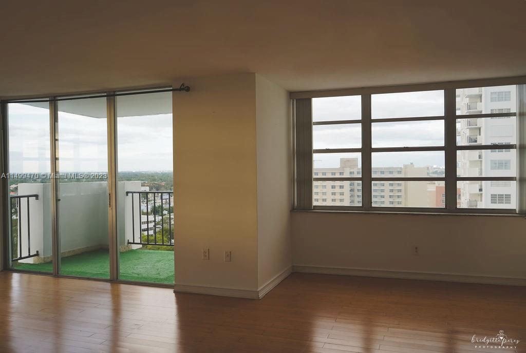 COMMODORE PLAZA CONDO - Residential