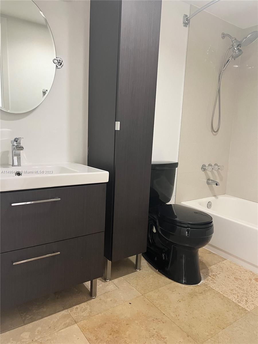 COMMODORE PLAZA CONDO - Residential