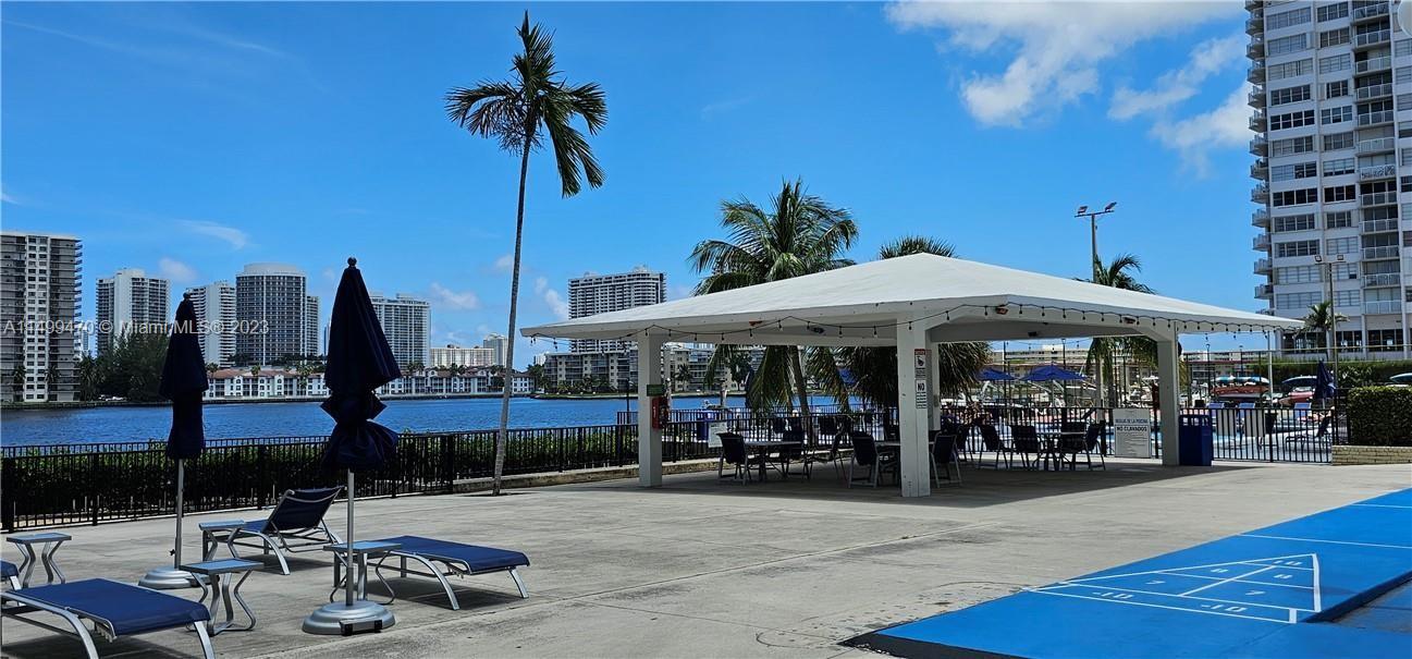 COMMODORE PLAZA CONDO - Residential