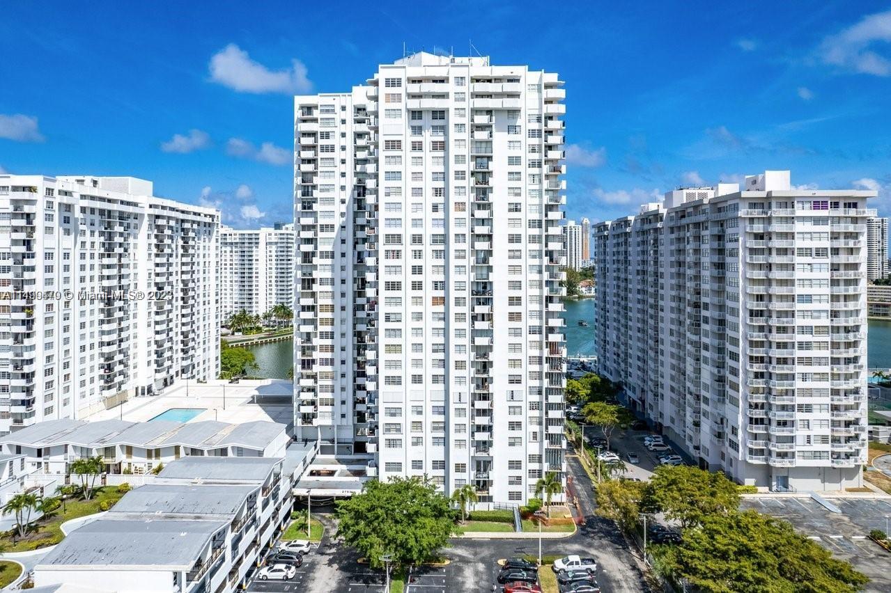 COMMODORE PLAZA CONDO - Residential
