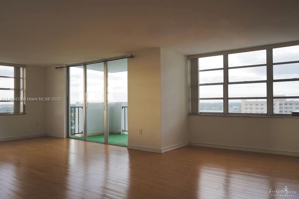 COMMODORE PLAZA CONDO - Residential