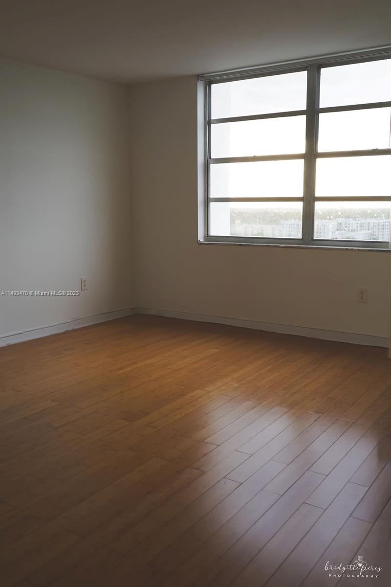COMMODORE PLAZA CONDO - Residential