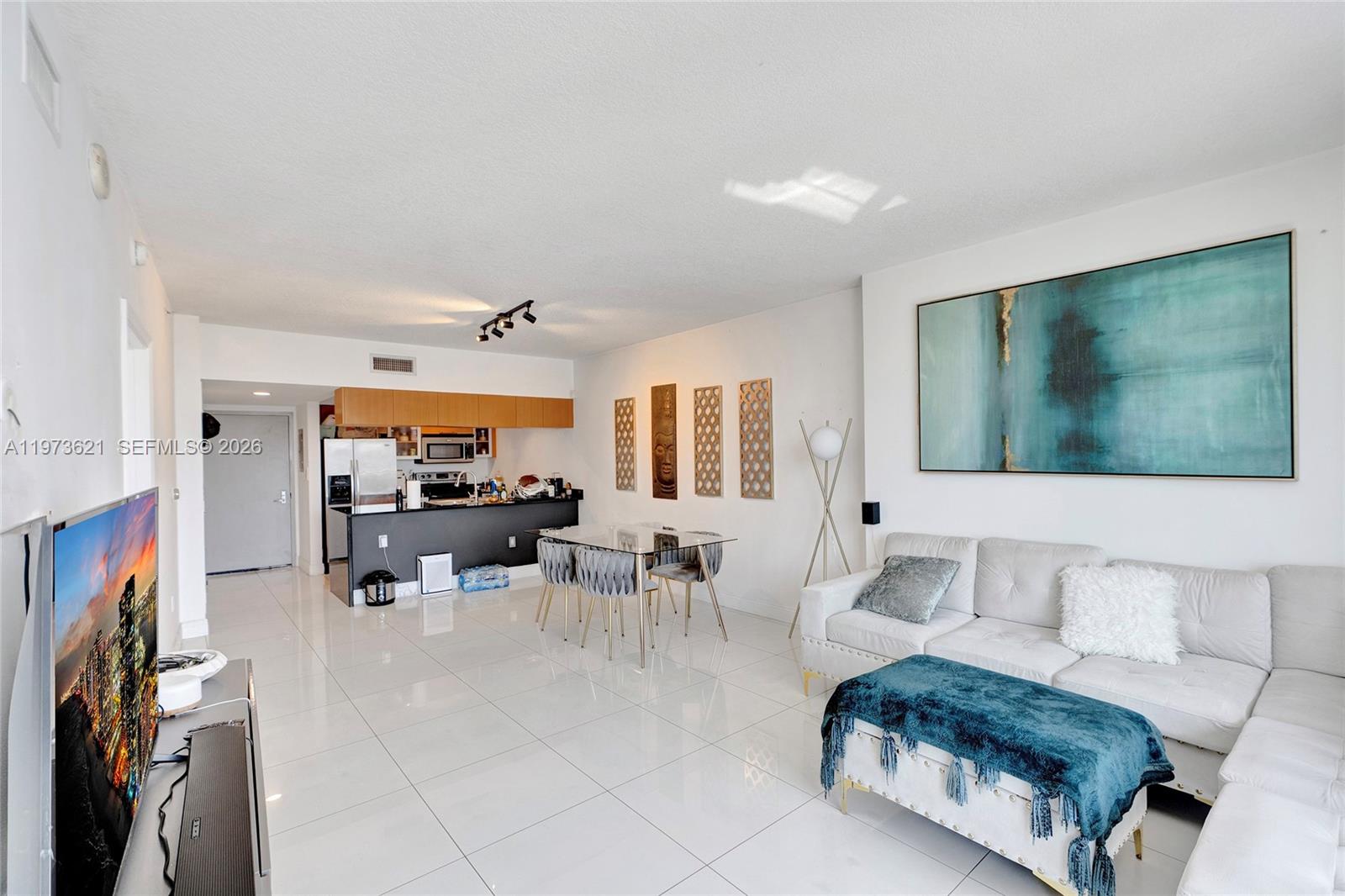 OPERA TOWER CONDO - Residential
