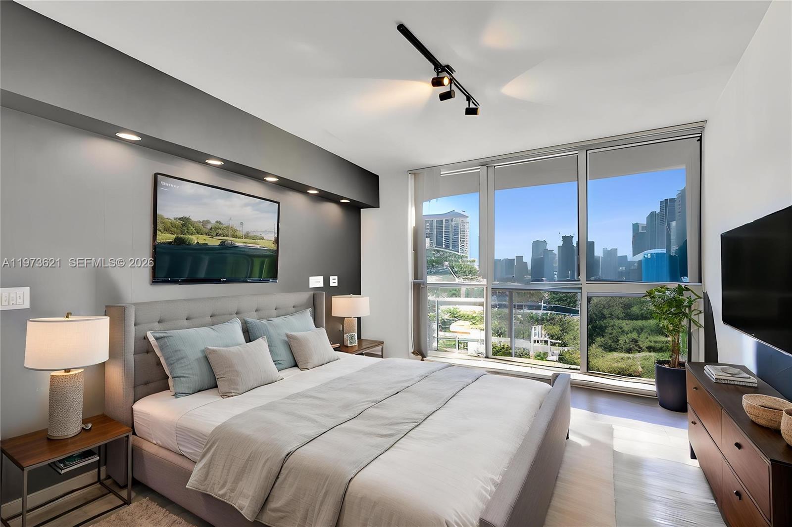 OPERA TOWER CONDO - Residential