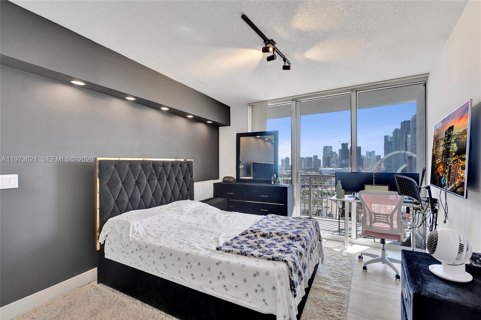OPERA TOWER CONDO - Residential