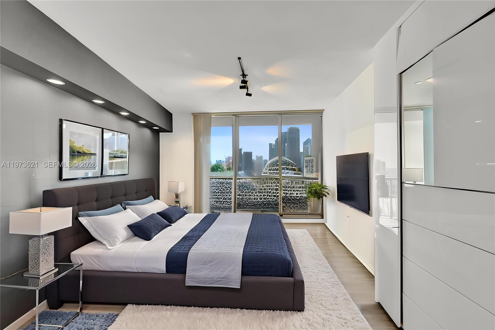 OPERA TOWER CONDO - Residential