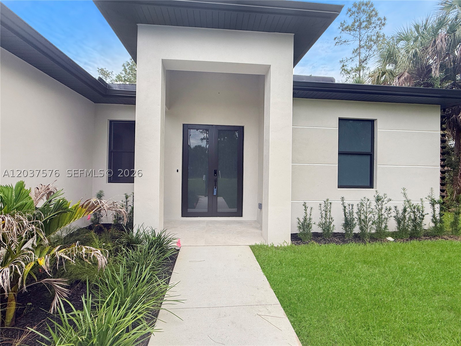 GOLDEN GATE ESTATES - Residential