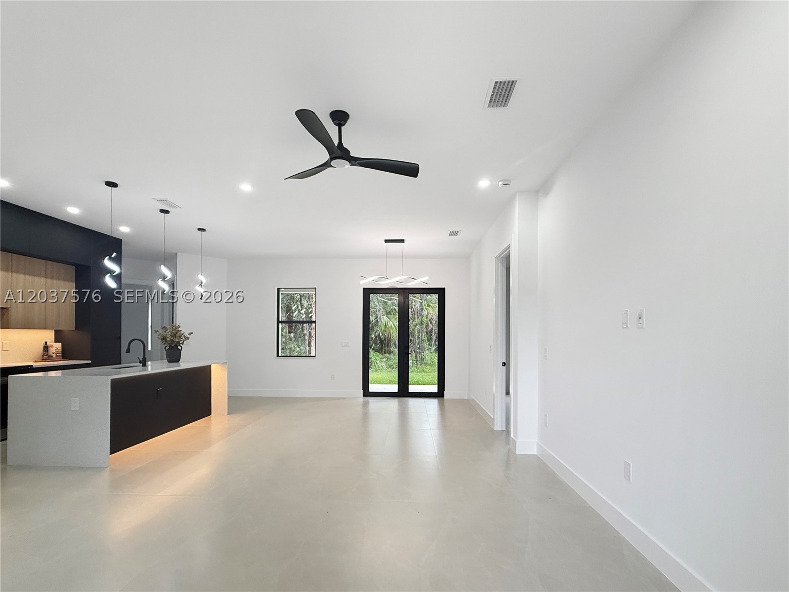 GOLDEN GATE ESTATES - Residential
