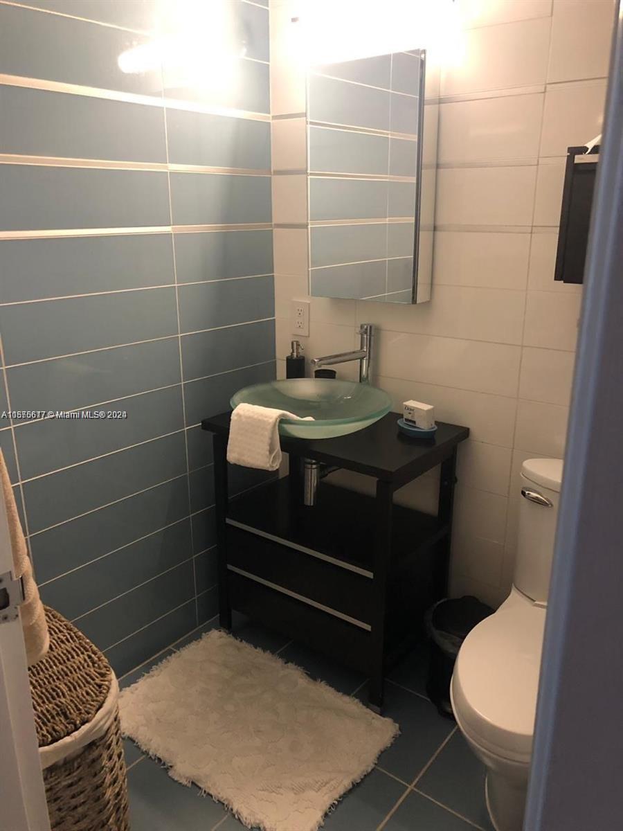 THE CARRIAGE HOUSE CONDO - Residential