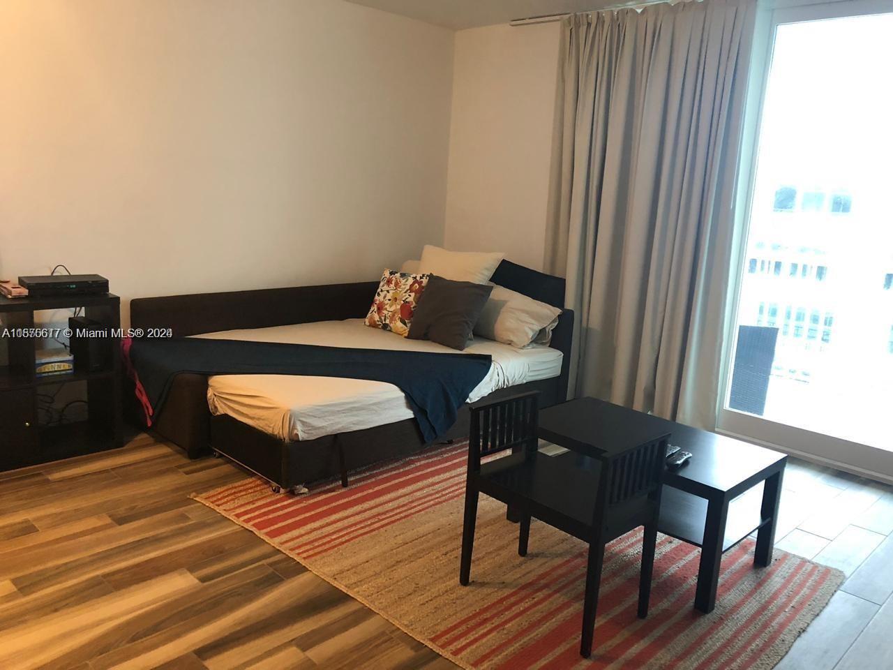 THE CARRIAGE HOUSE CONDO - Residential