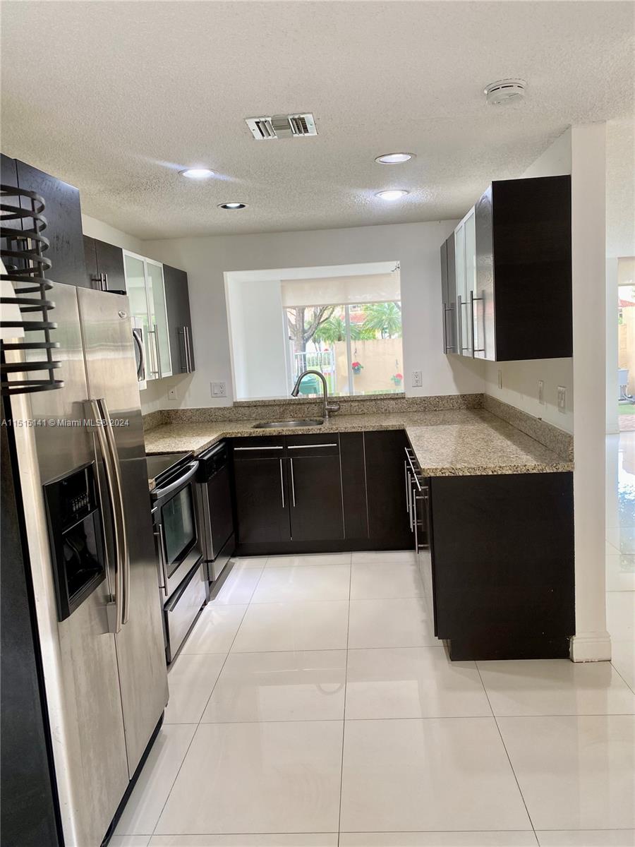 DORAL COVE - Residential Lease