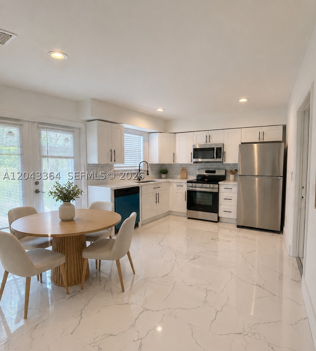 SOUTHERN BLVD PINES - Residential