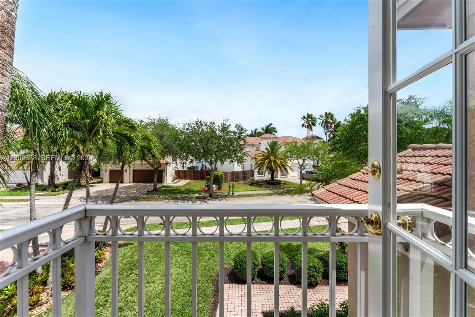 DORAL ISLES MEDITERRANEA - Residential
