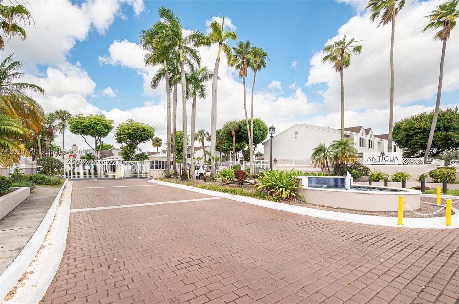 ANTIGUA AT CNTRY CLUBOF M - Residential Lease