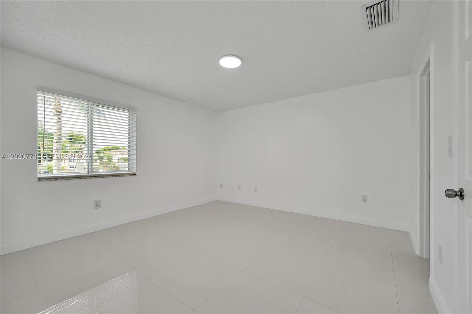ANTIGUA AT CNTRY CLUBOF M - Residential Lease