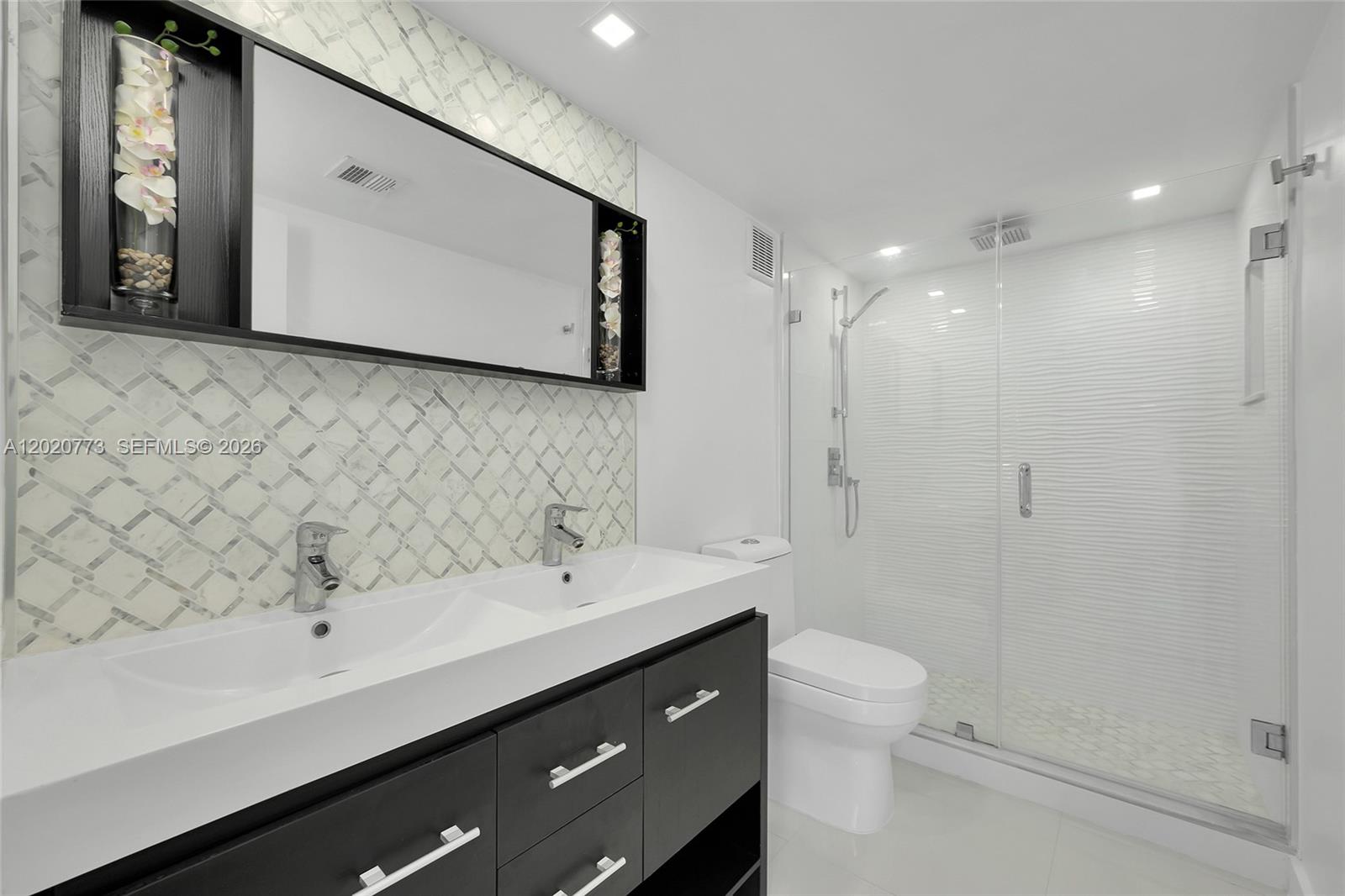 ANTIGUA AT CNTRY CLUBOF M - Residential Lease