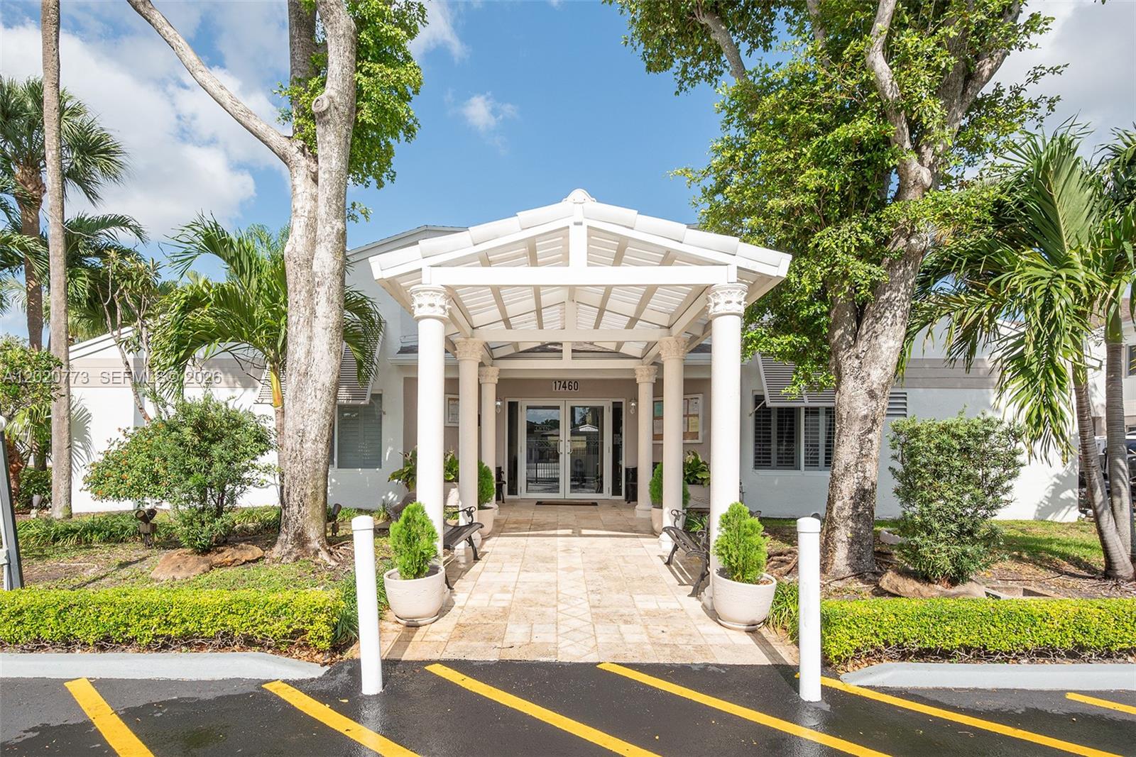 ANTIGUA AT CNTRY CLUBOF M - Residential Lease