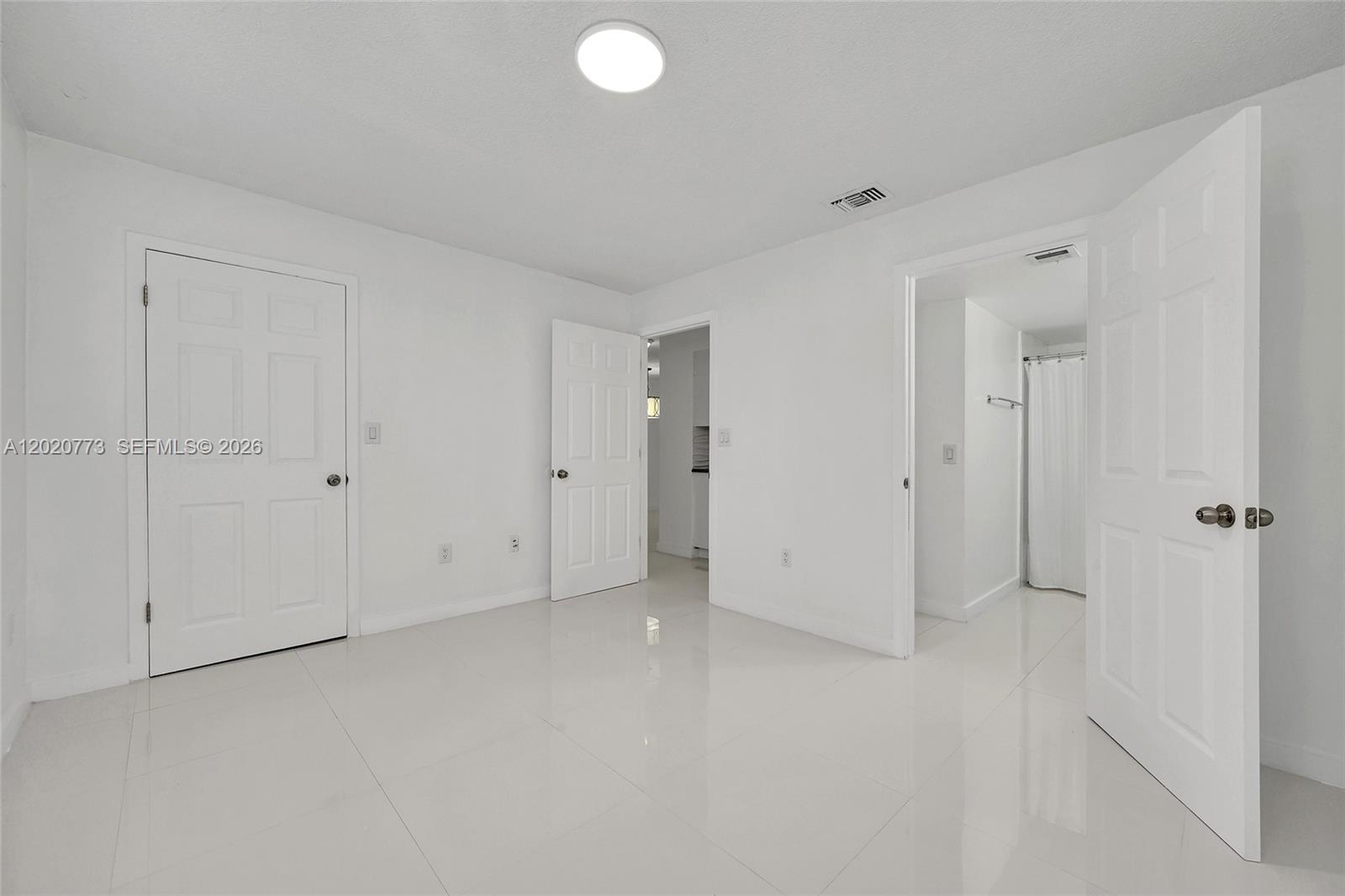 ANTIGUA AT CNTRY CLUBOF M - Residential Lease