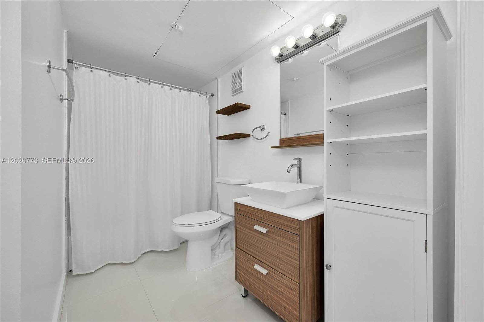 ANTIGUA AT CNTRY CLUBOF M - Residential Lease