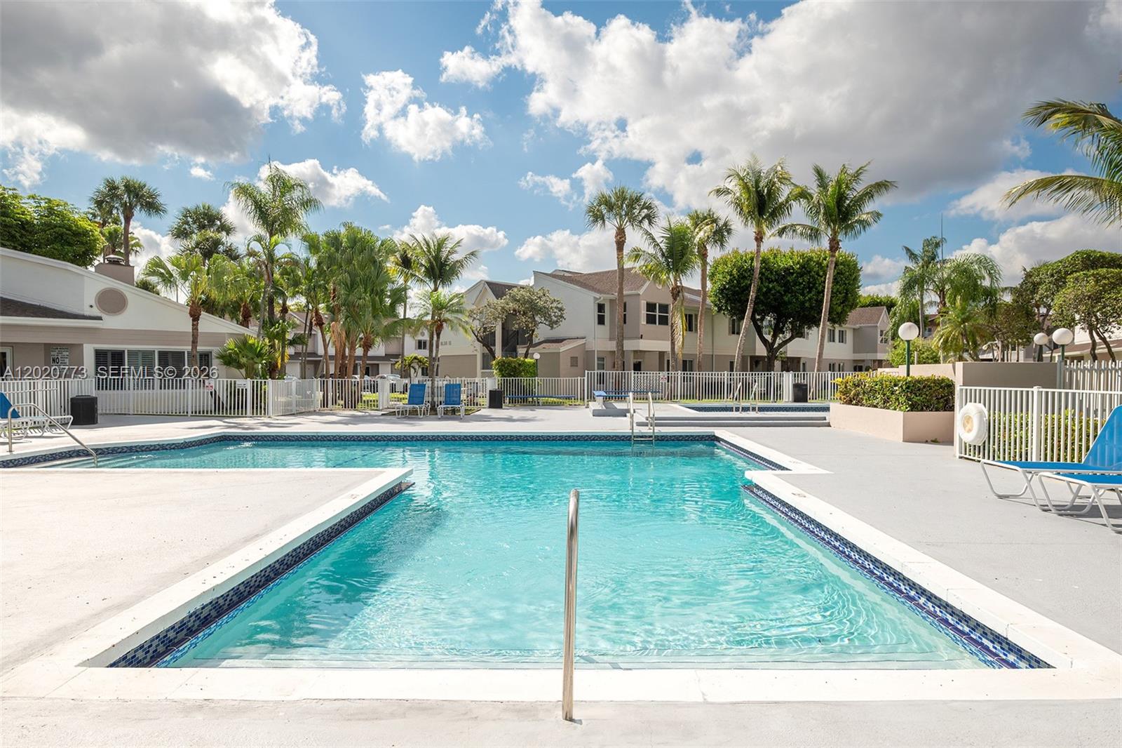 ANTIGUA AT CNTRY CLUBOF M - Residential Lease