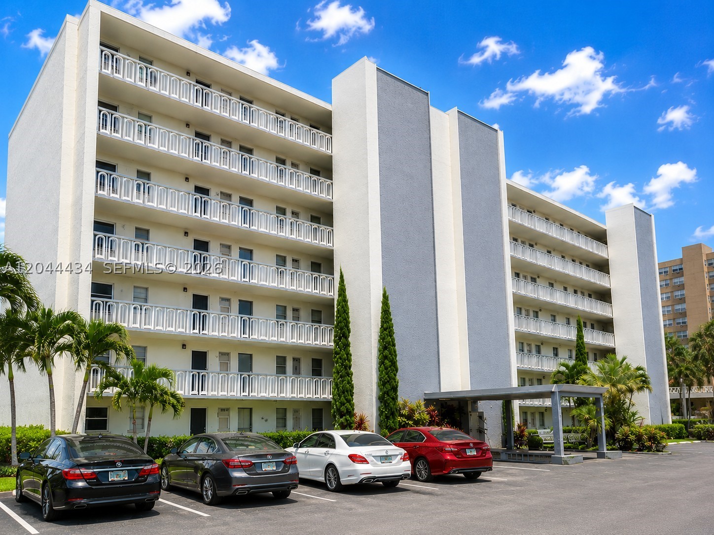 MEADOWBROOK TOWERS CONDO - Residential