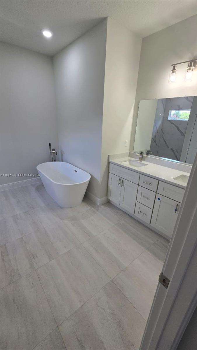 MARION OAKS UN FOUR - Residential