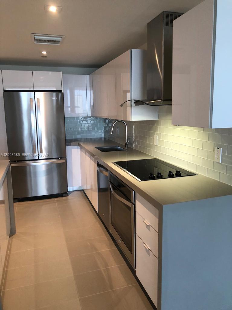 CANVAS CONDO - Residential