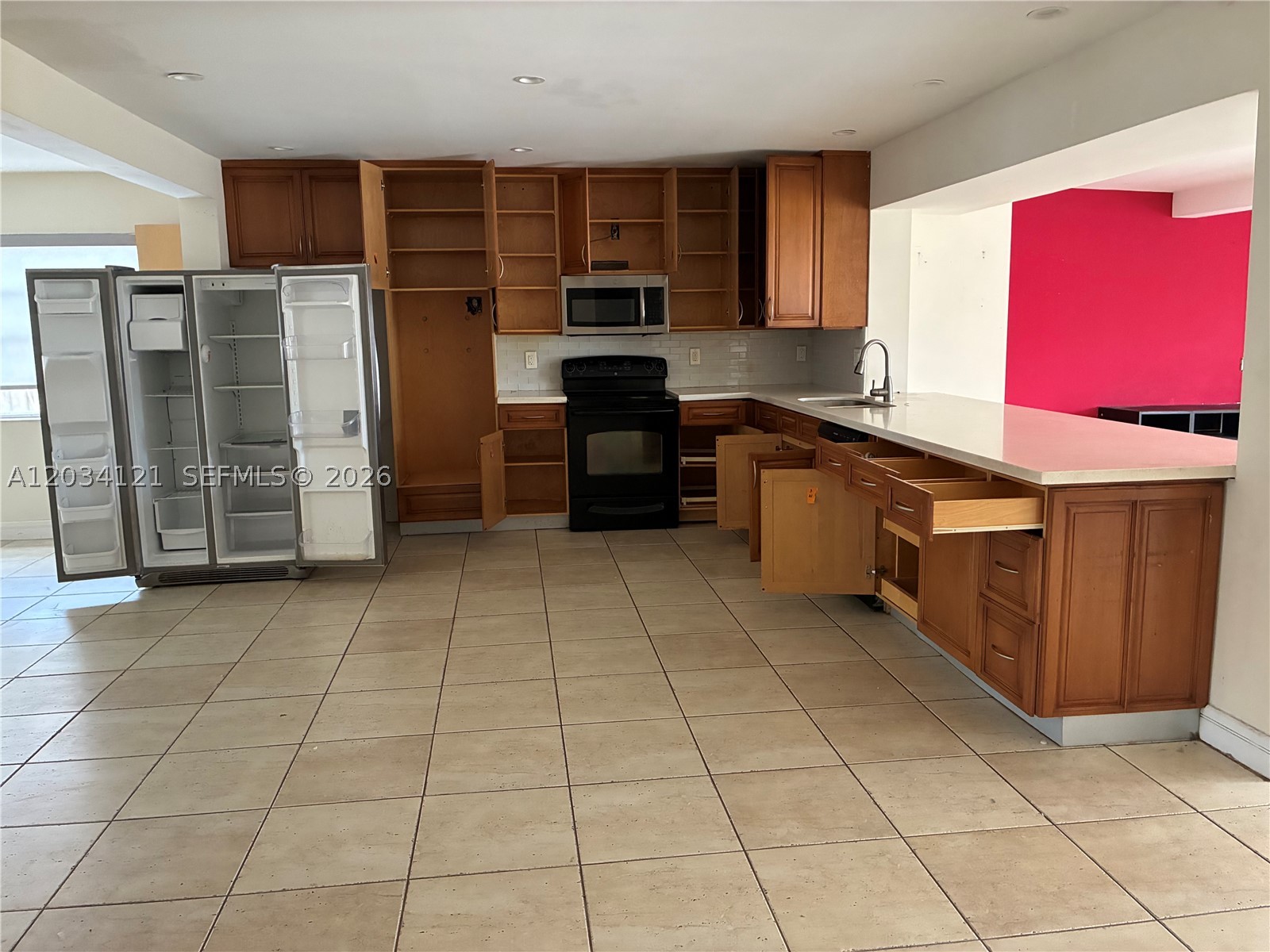 GREYKNOLL GOLF ESTS - Residential
