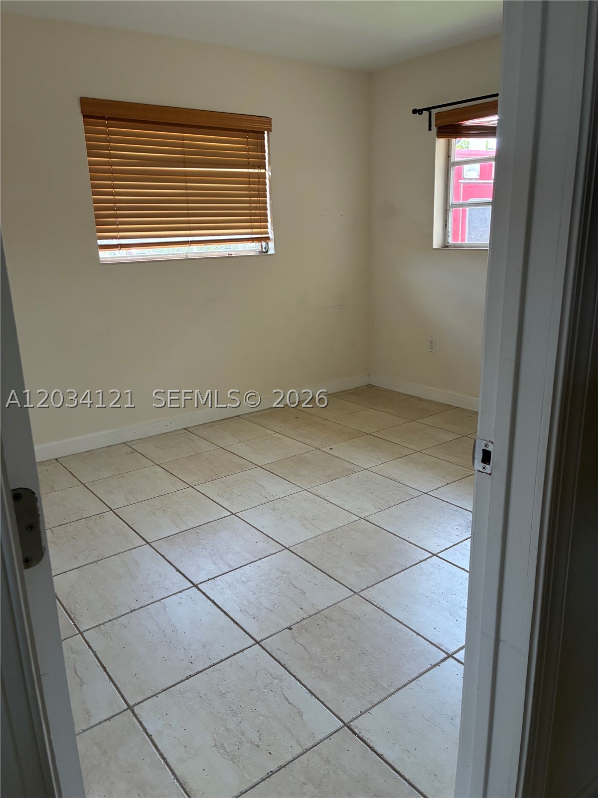 GREYKNOLL GOLF ESTS - Residential
