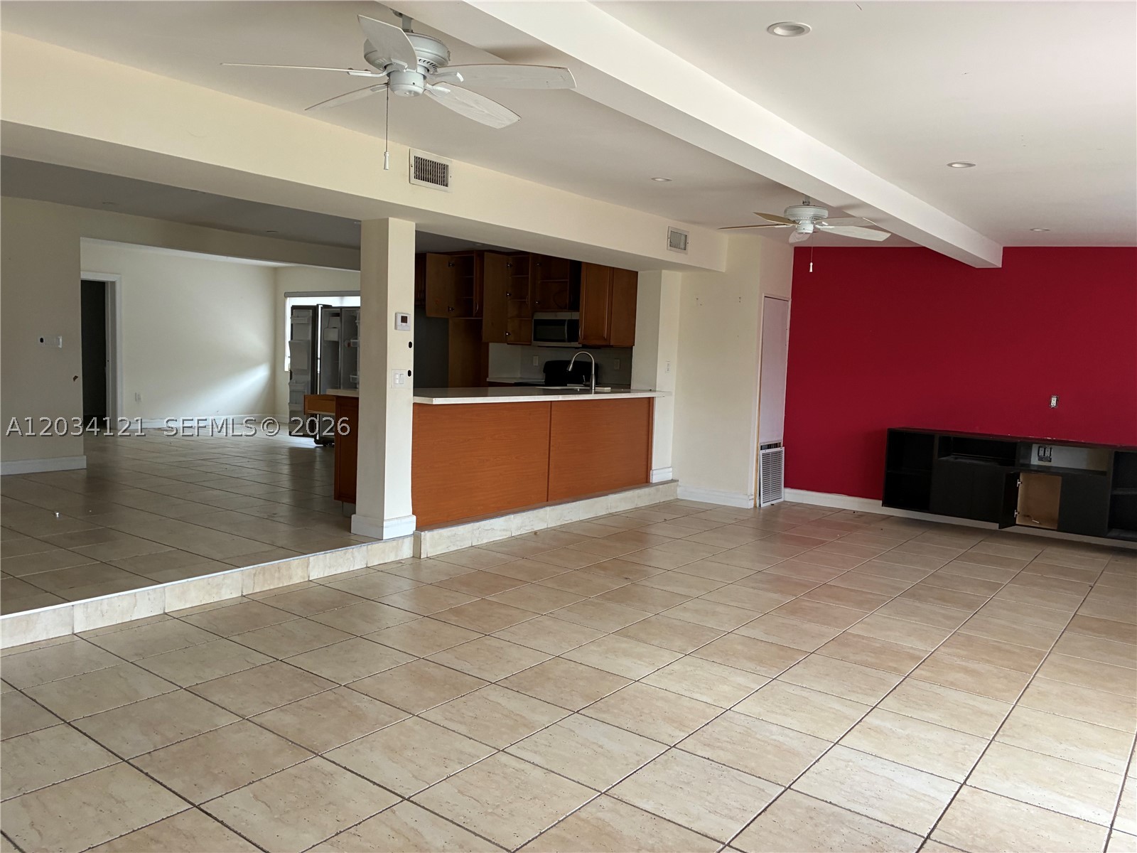 GREYKNOLL GOLF ESTS - Residential
