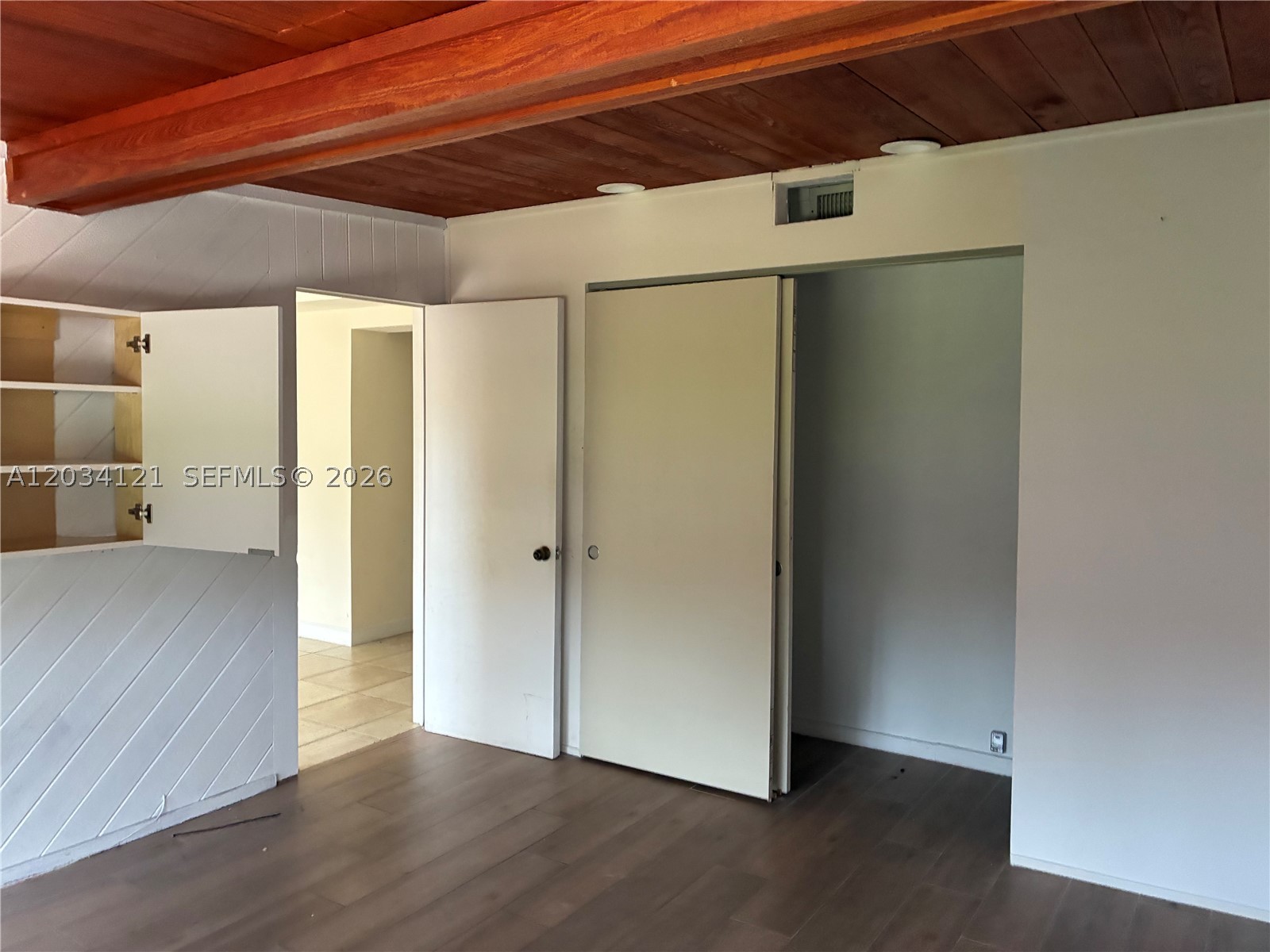 GREYKNOLL GOLF ESTS - Residential