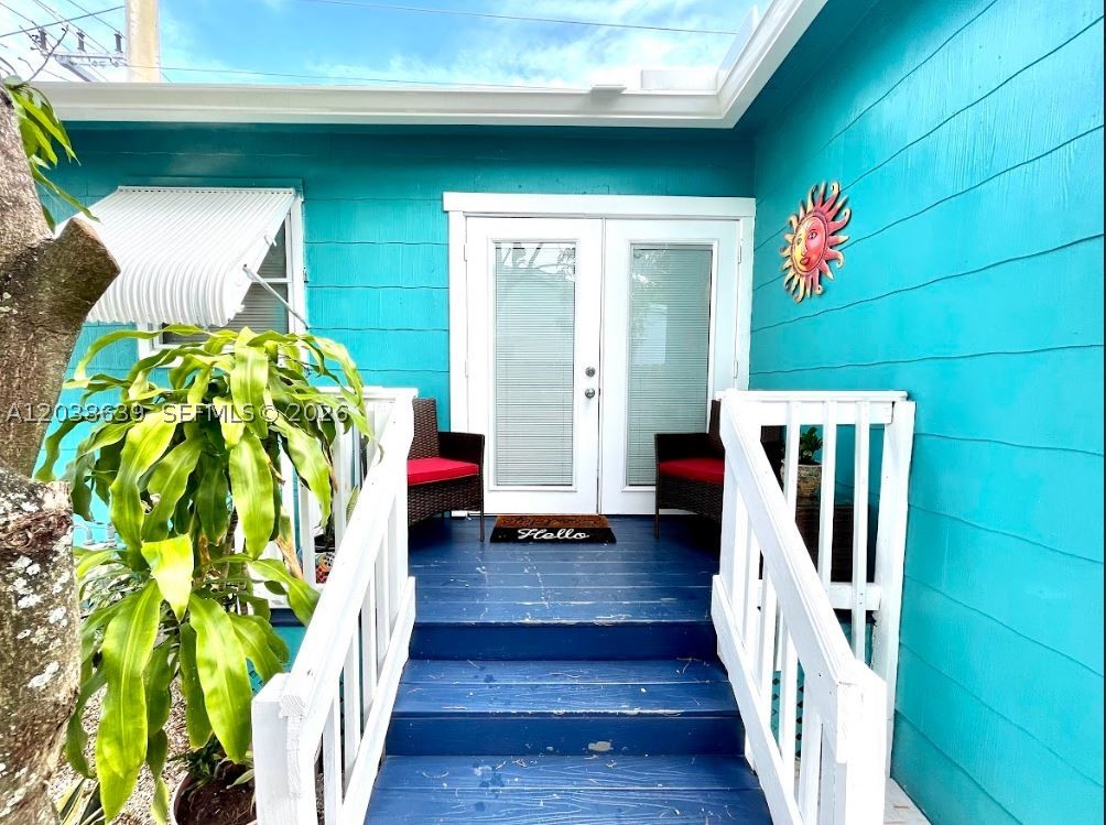 HOLLYWOOD TERRACE AMEN PL - Residential Income