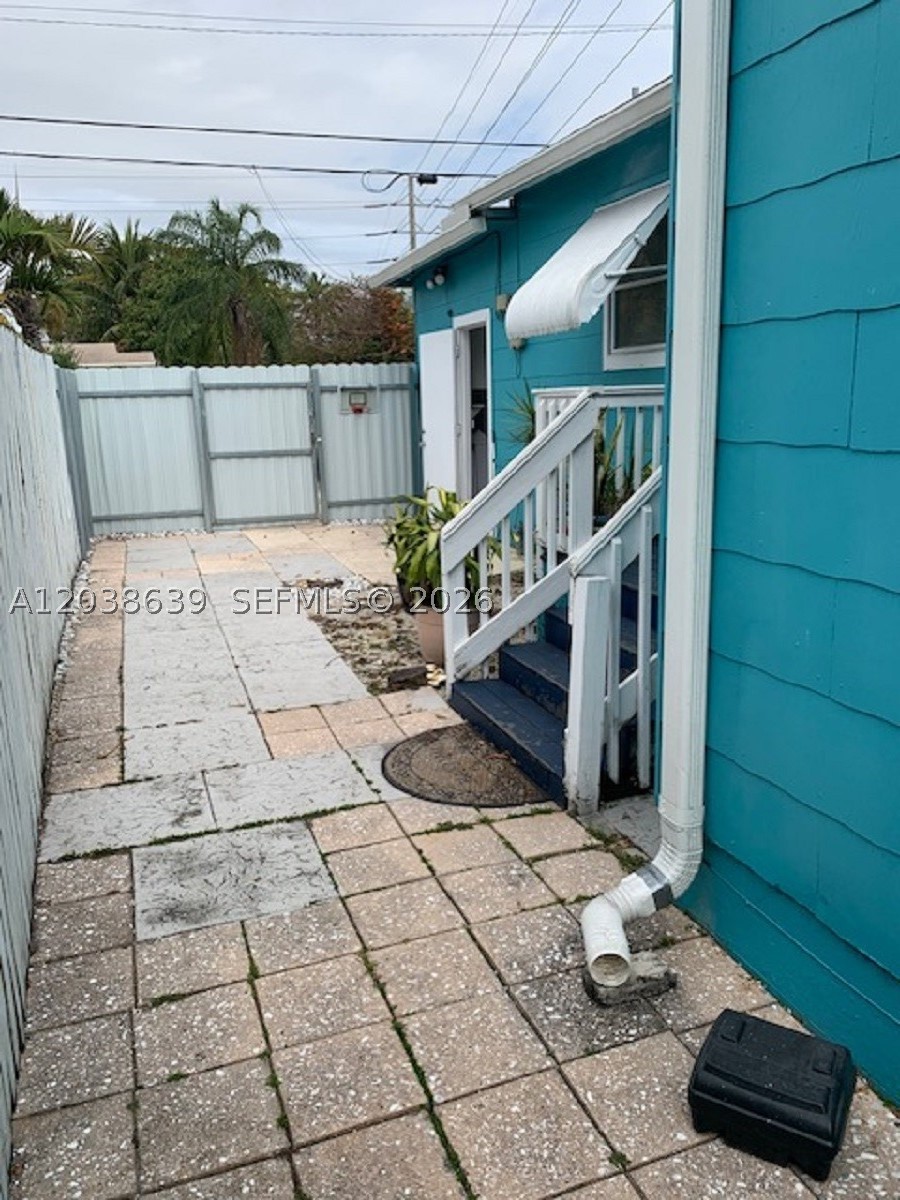 HOLLYWOOD TERRACE AMEN PL - Residential Income