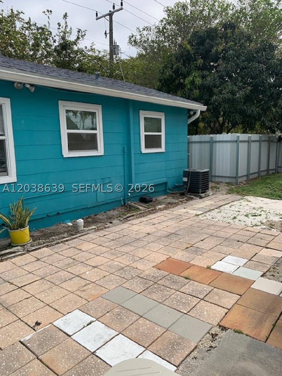 HOLLYWOOD TERRACE AMEN PL - Residential Income