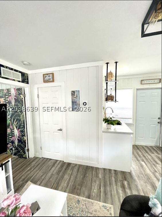 HOLLYWOOD TERRACE AMEN PL - Residential Income