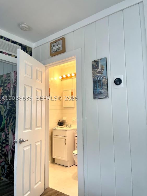 HOLLYWOOD TERRACE AMEN PL - Residential Income