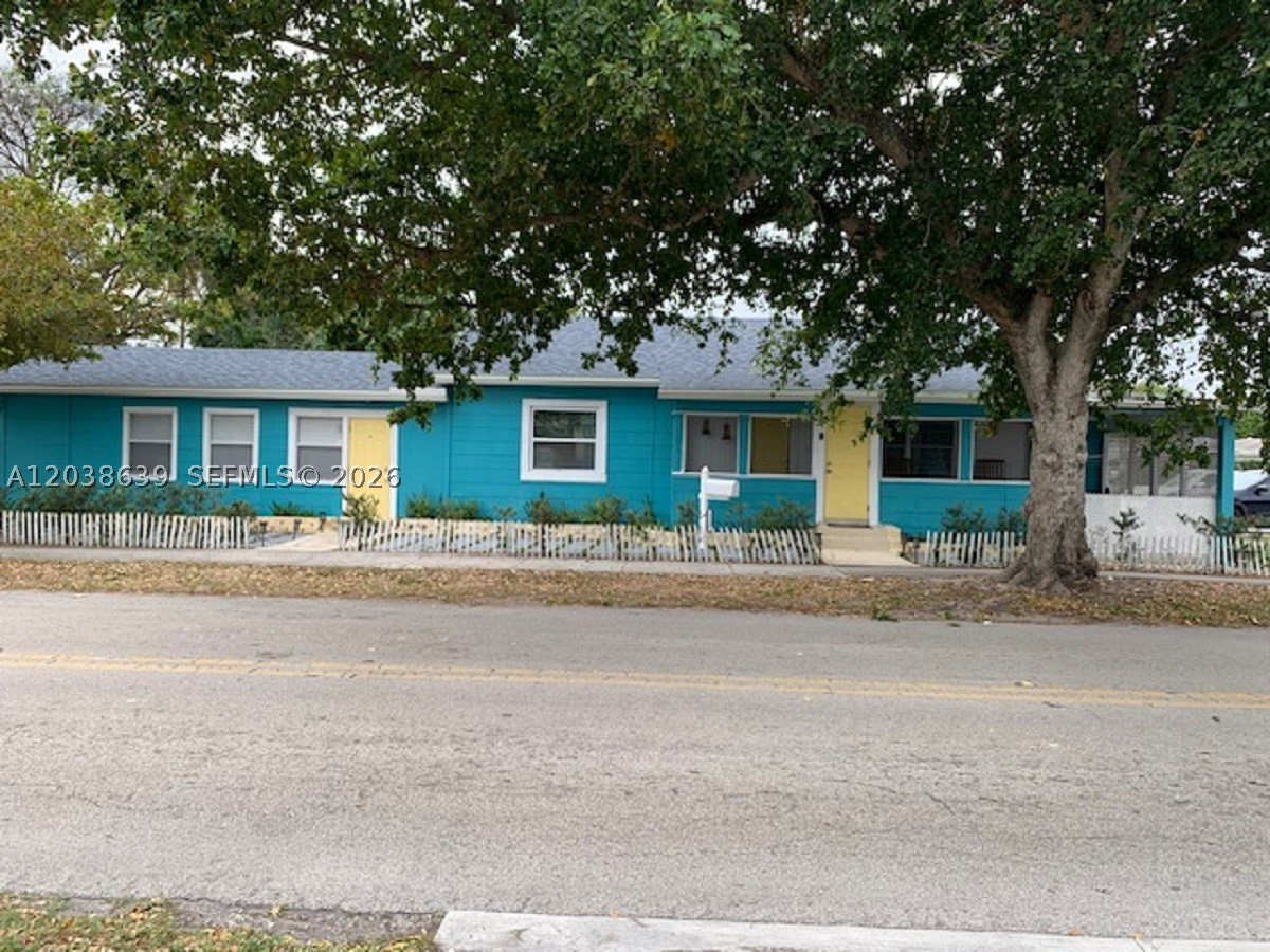 HOLLYWOOD TERRACE AMEN PL - Residential Income