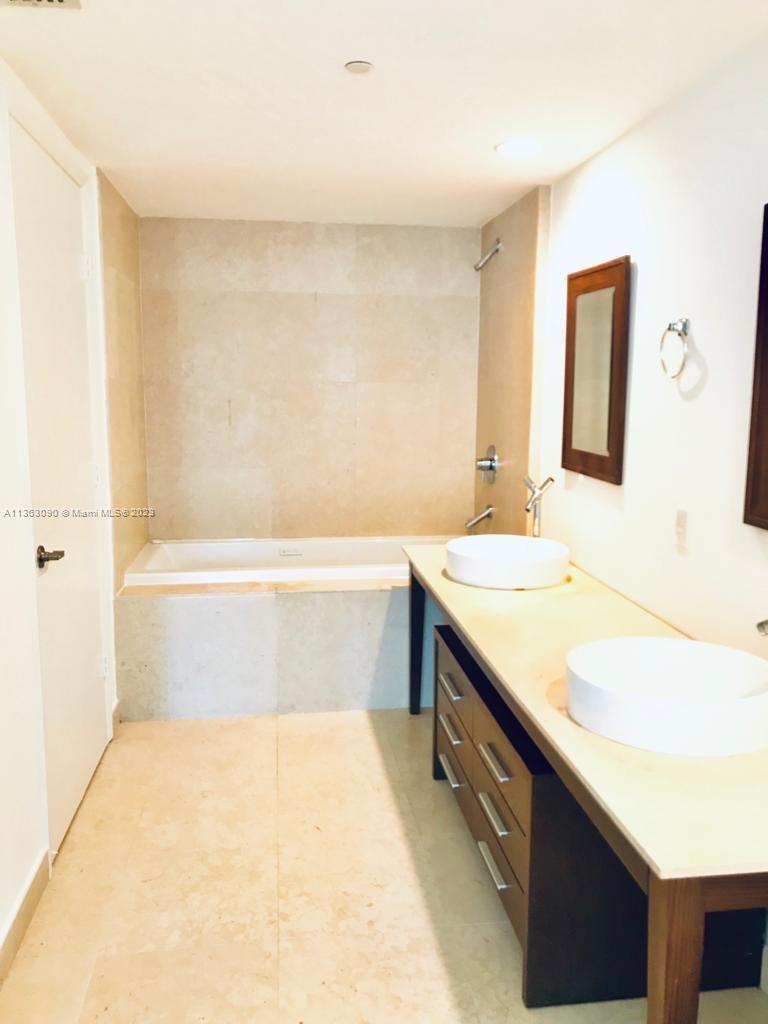 ICONBRICKELL CONDO NO 1 - Residential Lease