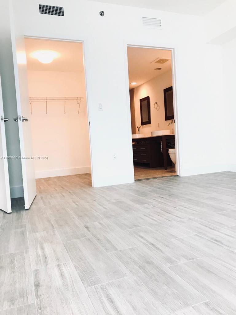 ICONBRICKELL CONDO NO 1 - Residential Lease