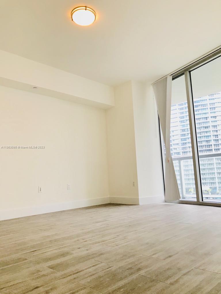 ICONBRICKELL CONDO NO 1 - Residential Lease