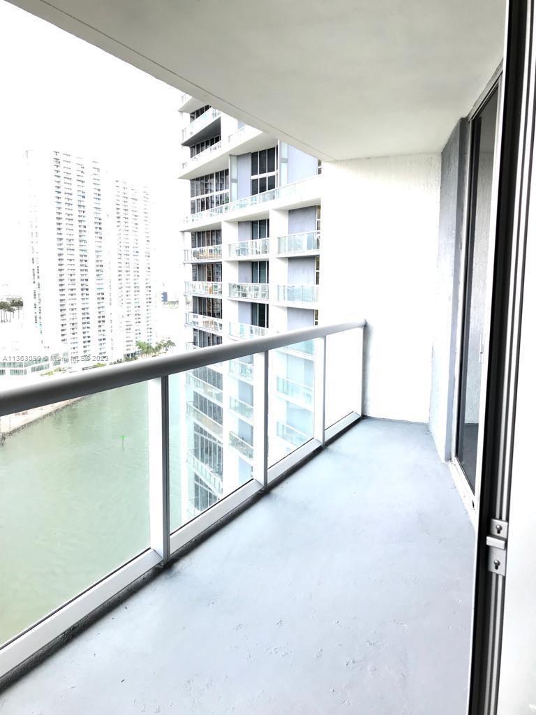 ICONBRICKELL CONDO NO 1 - Residential Lease