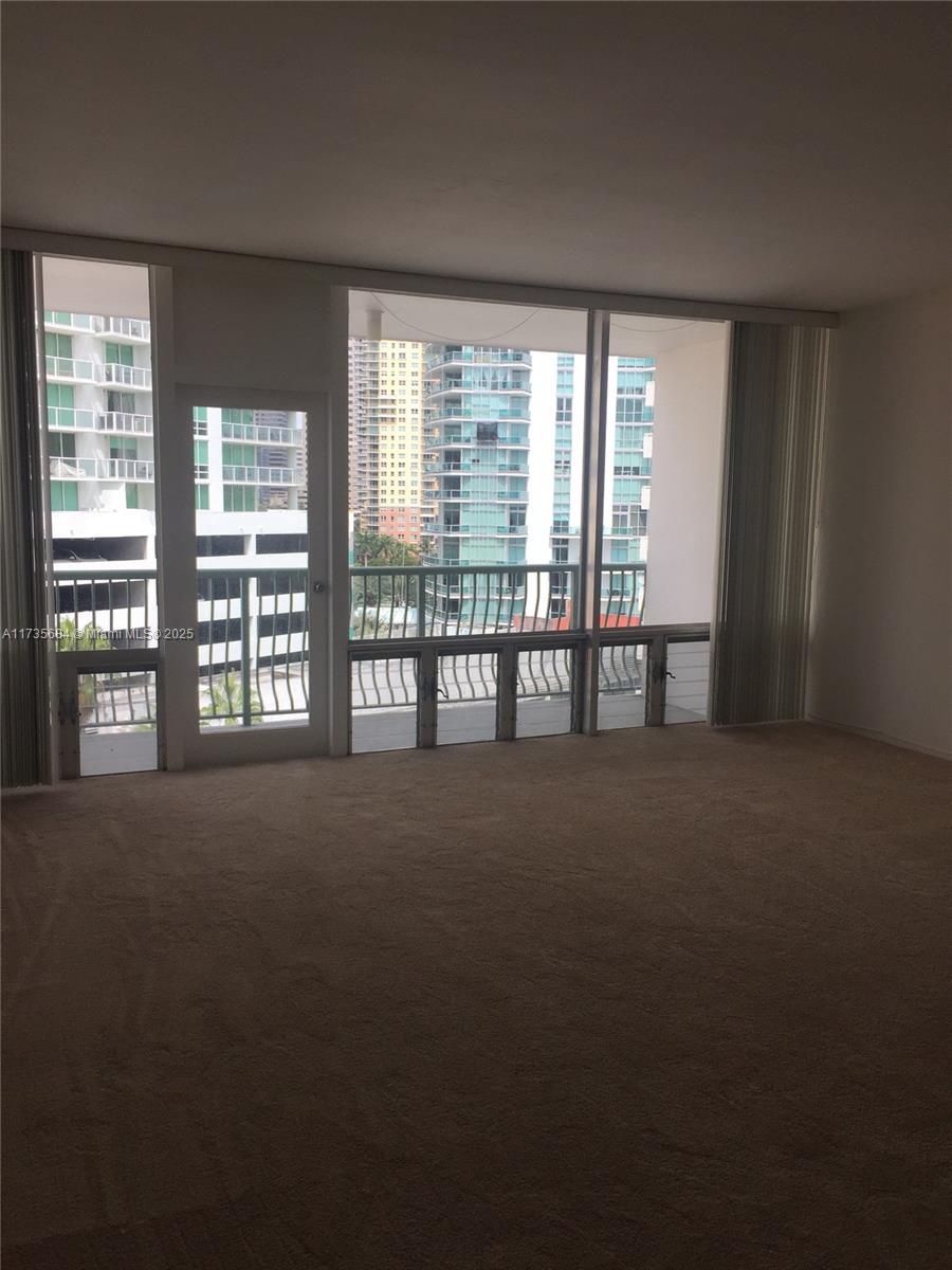 BRICKELL BAY TOWER CONDO - Residential