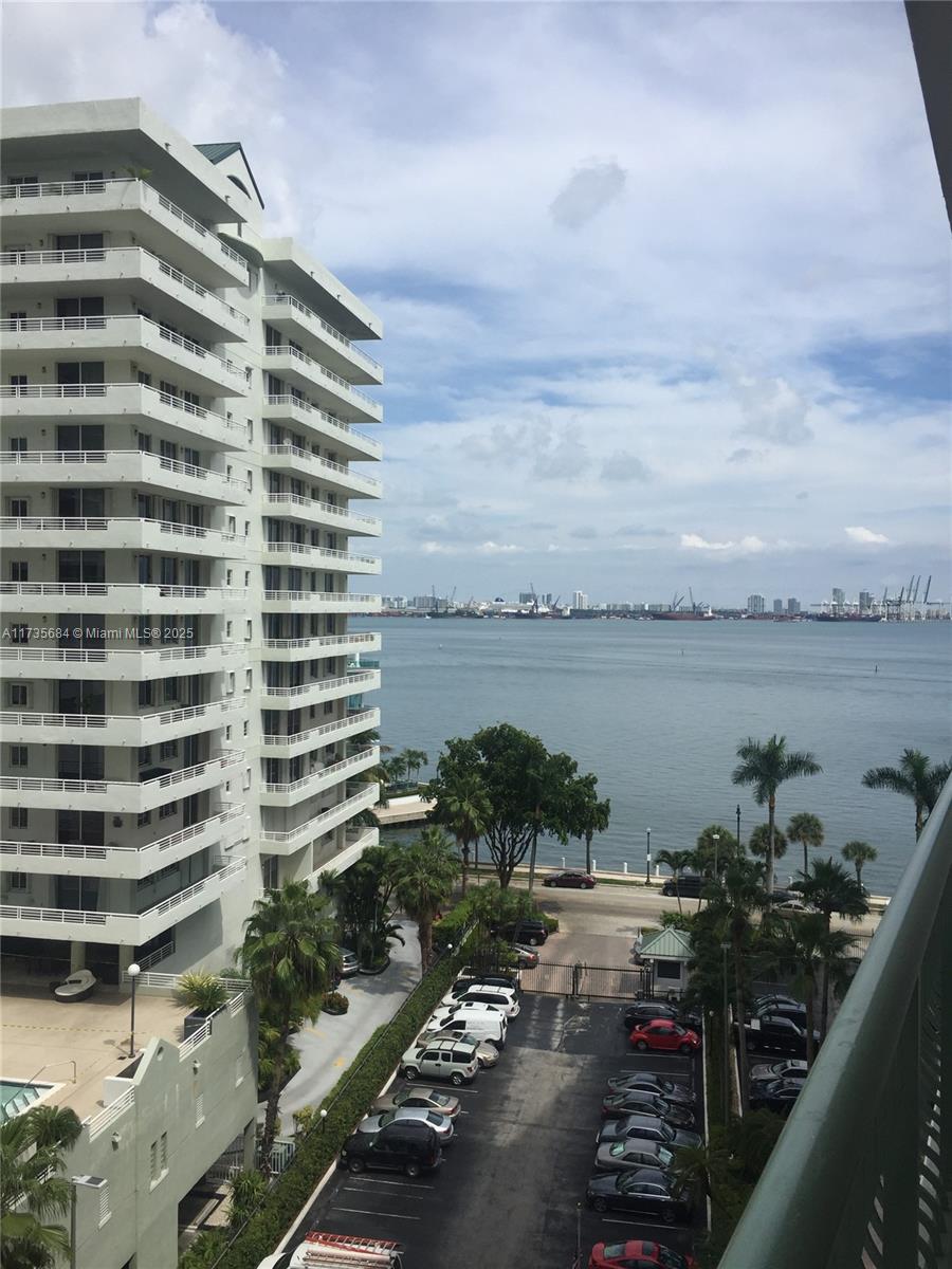 BRICKELL BAY TOWER CONDO - Residential