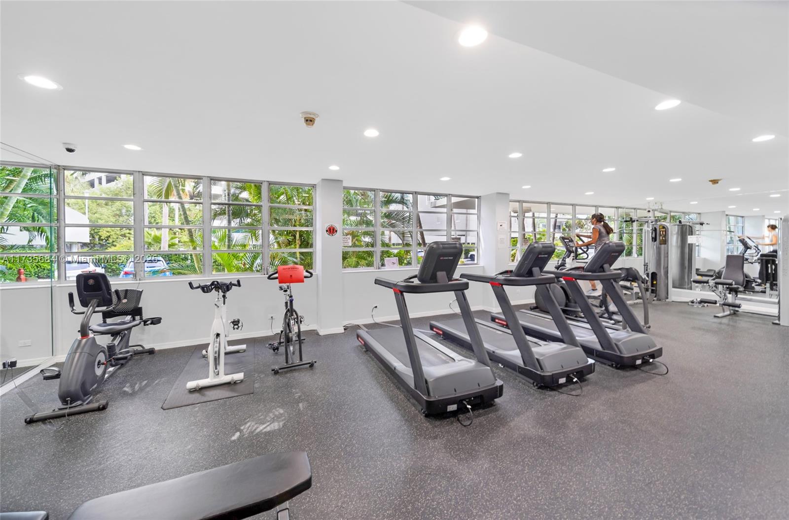 BRICKELL BAY TOWER CONDO - Residential