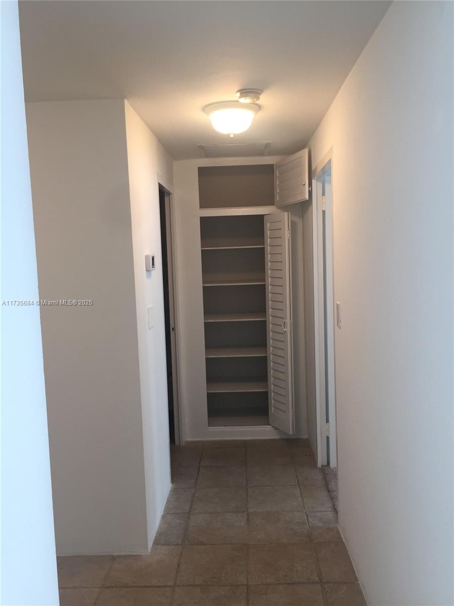 BRICKELL BAY TOWER CONDO - Residential