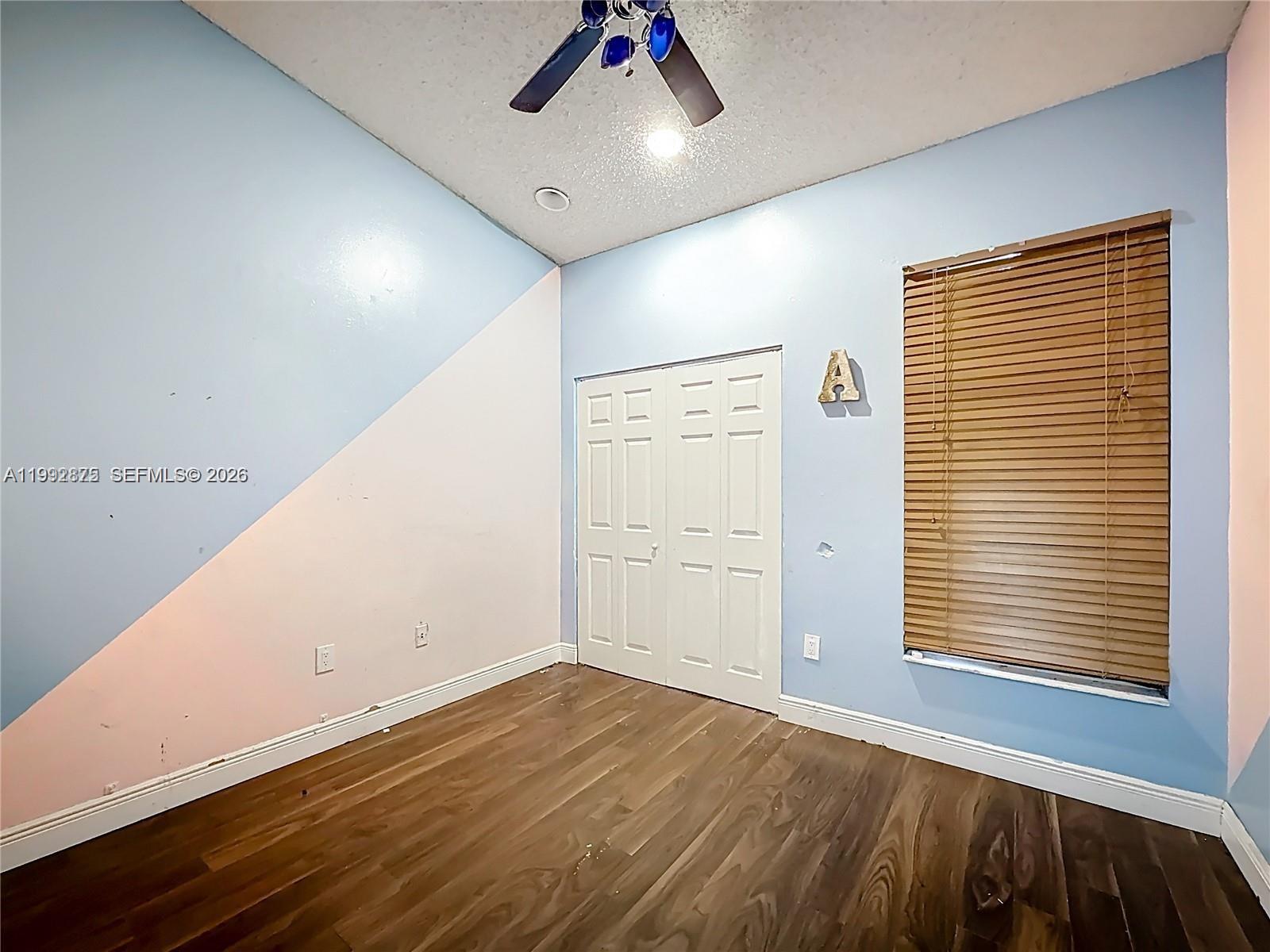 COUNTRY LAKE MANORS TOWNH - Residential